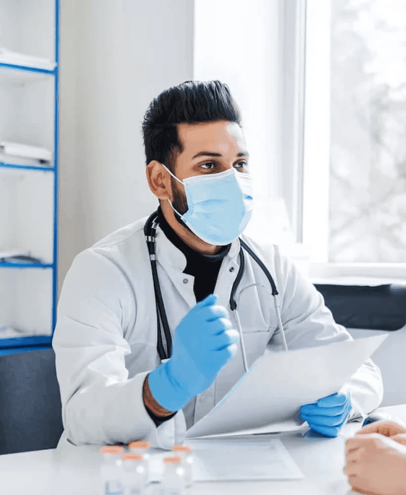 Doctor using doctisto